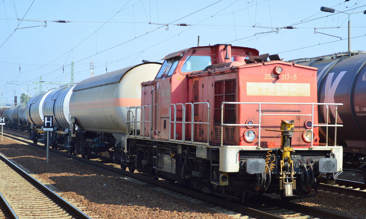 298 317-9 mit drei Kesselwagen am 16.09.16 Bf. Flughafen Berlin-Schönefeld.