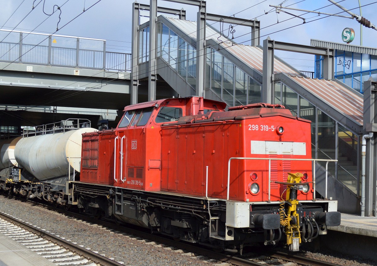 298 319-5 am 05.03.15 Berlin-Hohenschönhausen.