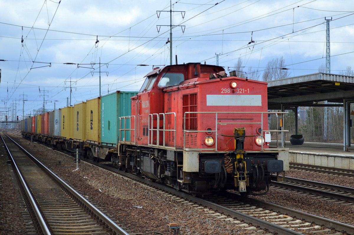 298 321-1 mit einigen Containerwagen Richtung Gbf. Berlin-Neukölln am 01.03.17 Bf. Flughafen Berlin-Schönefeld.
