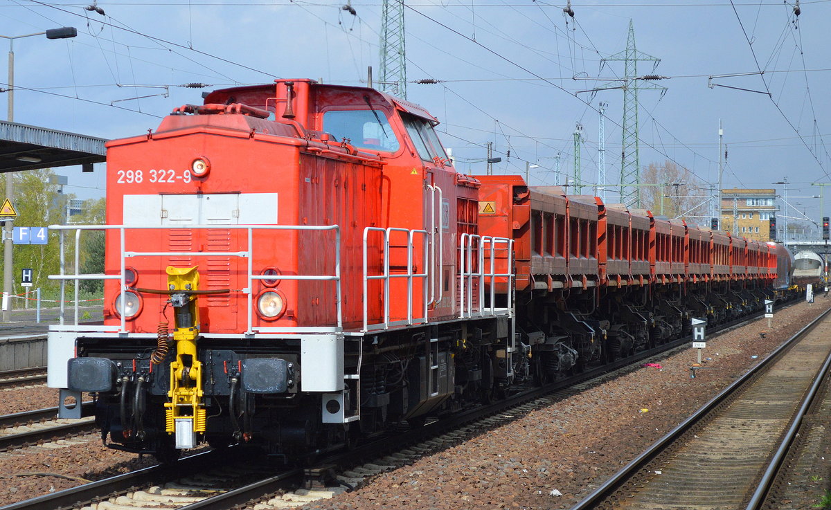298 322-9 mit gemischtem Güterzug am 26.04.16 Bf. Flughafen Berlin-Schönefeld.