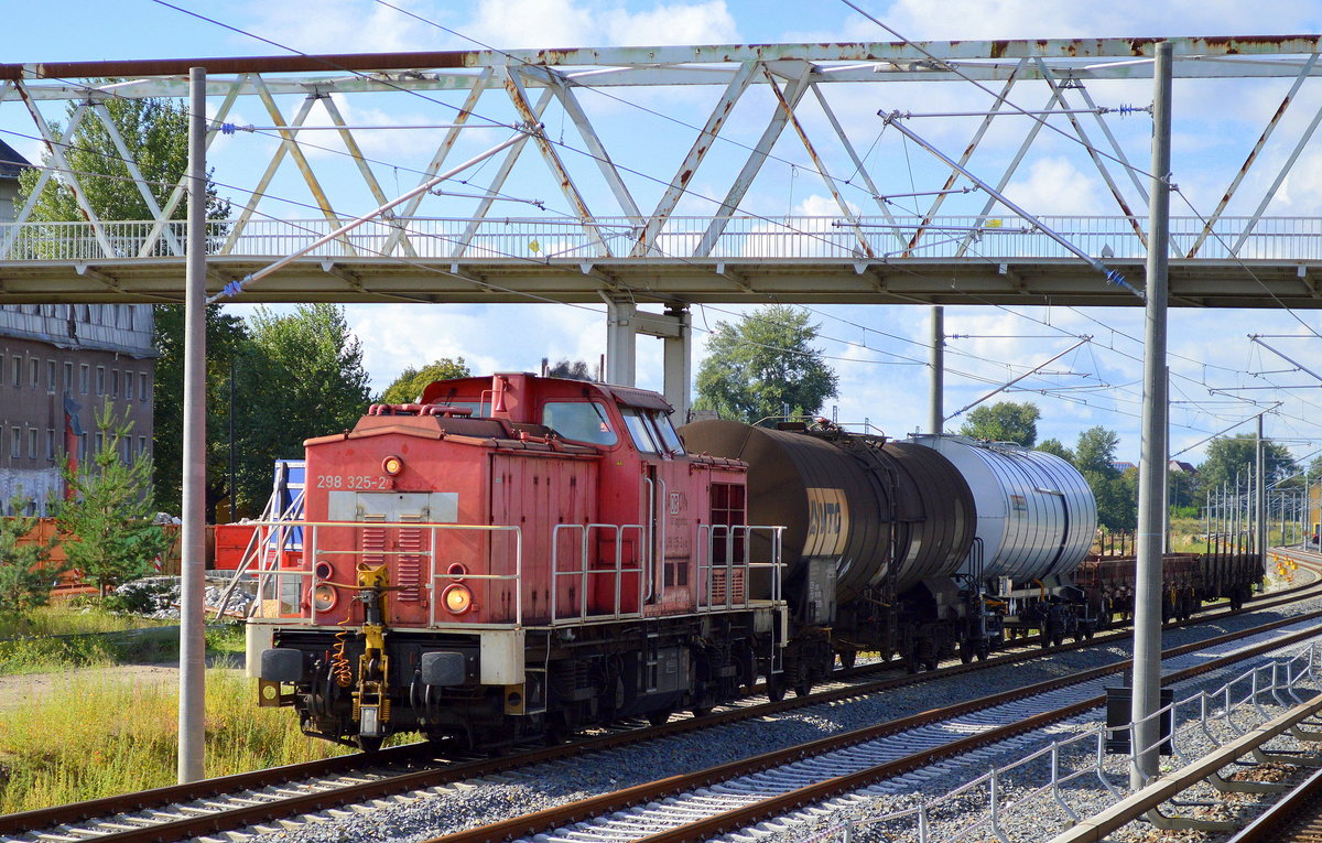 298 325-2 mit einem kurzen Güter-Übergabezug am 05.09.16 Berlin-Schöneweide.