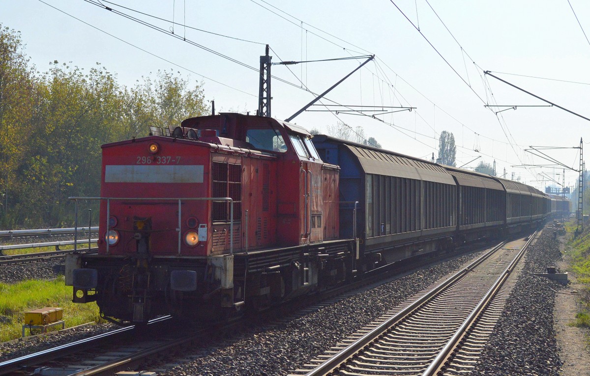 298 337-7 mit einigen Schiebewandwagen und 145 071-7 am Ende des Zuges Richtung Bernau am 06.10.14 Berlin Hohenschönhausen.