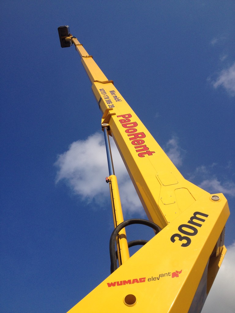 30m LKW Arbeitsbühne Wumag WT300
dem Himmel ein Stück näher...