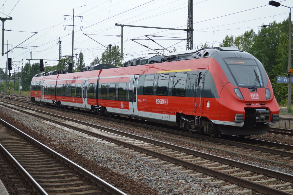 442 140 ist zusätzlich am Nachmittag zum Bhf. Flughafen Berlin-Schönfeld gekommen und wird bald sich an einen zweiten Talent anschließen und zum Einsatz kommen Richtung Dessau am 07.08.14 