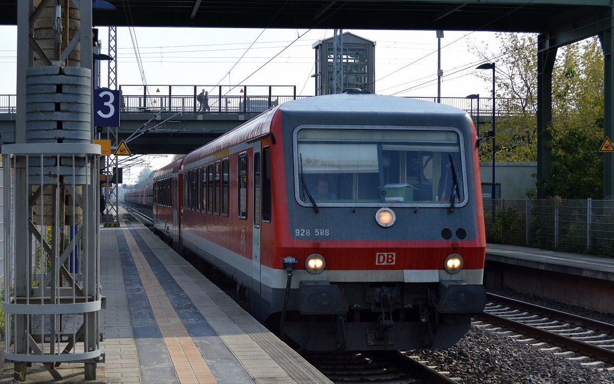 928 588 Richtung karower Kreuz Berlin am 06.10.14 Durchfahrt Berlin-Hohenschönhausen.