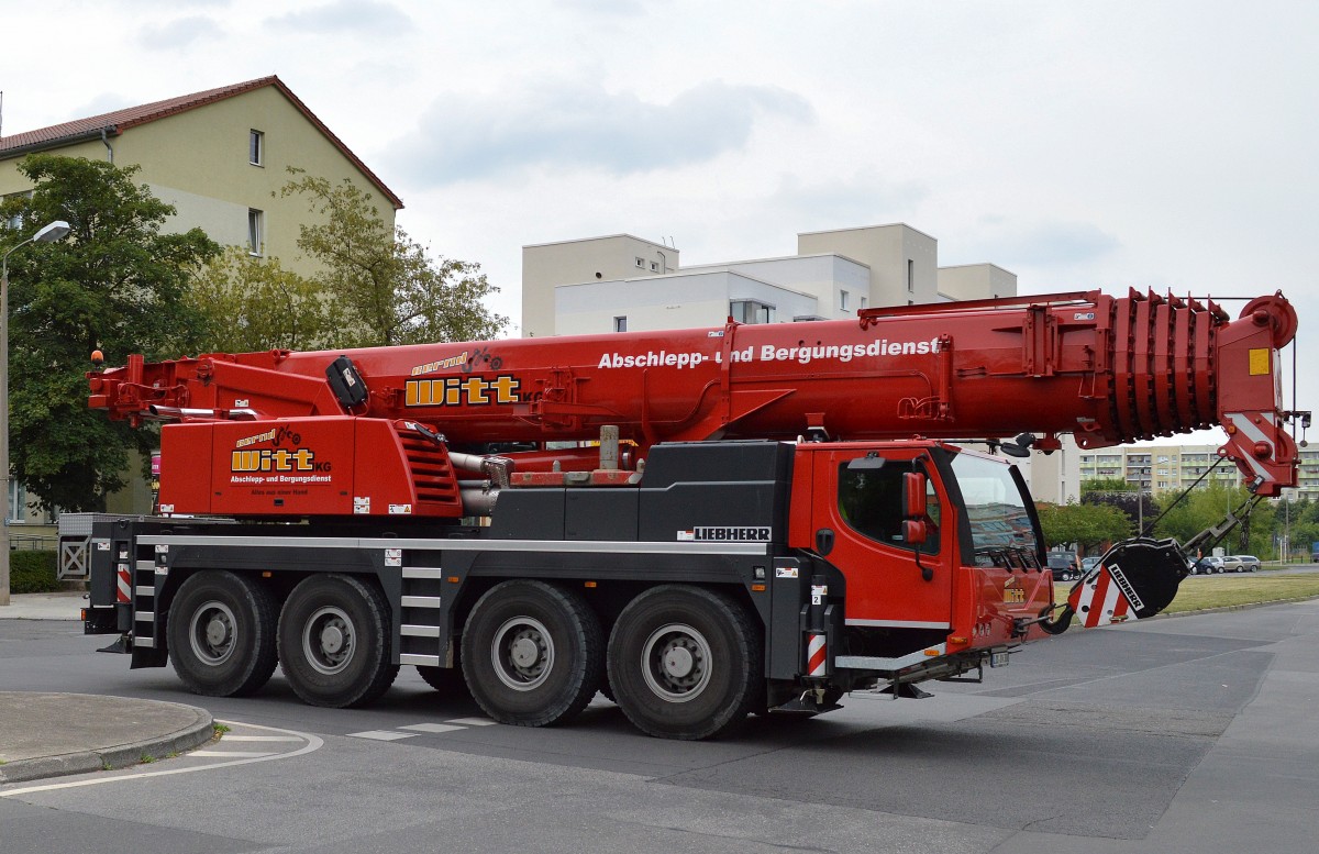 Abschlepp- und Bergungsdienst Witt mit einem LIEBHERR LTM? Fahrzeugkran am 07.08.14 Berlin-Pankow.