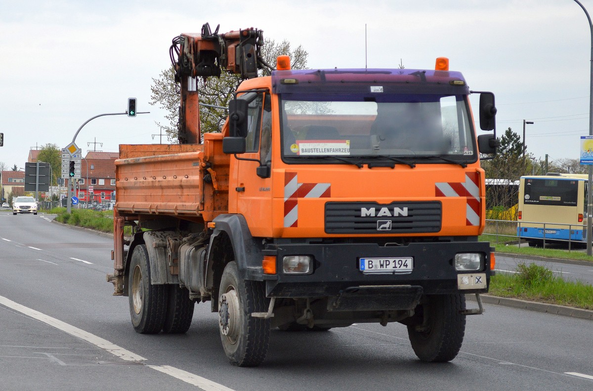 Älterer MAN LE 18.220 Baukipper (Selbstlader) am 11.04.14 Schönfeld