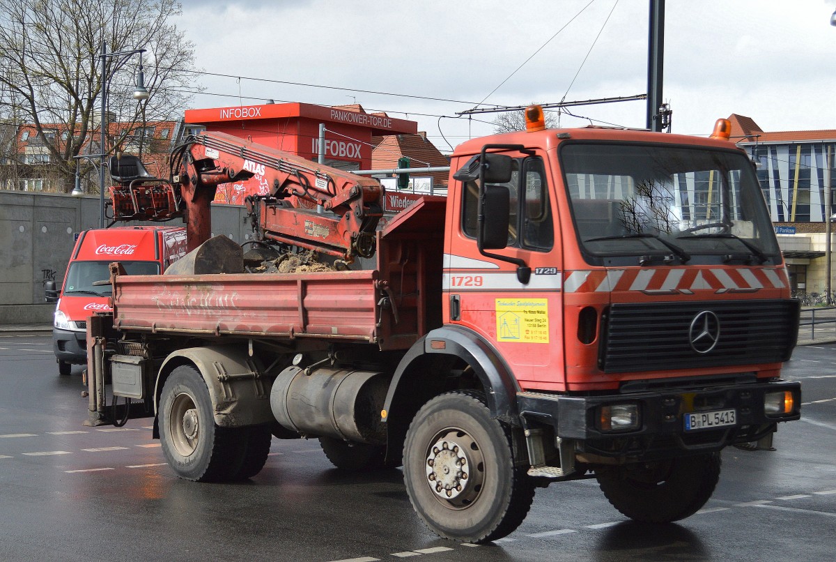 Älterer MB 1729 Kipper (Selbstlader) einer Firma aus Berlin am 25.03.14 Berlin-Pankow.
