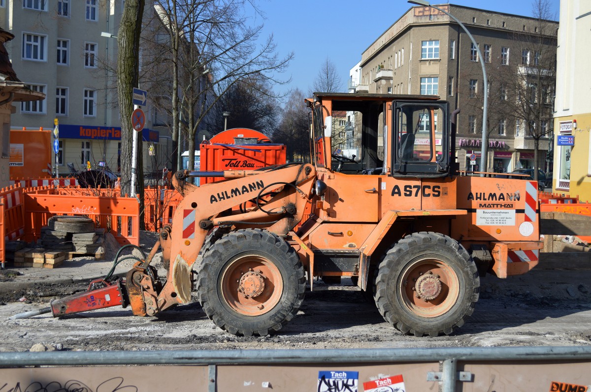 AHLMANN AS7CS Radlader der Fa. MATTHÄI, 10.03.14 Berlin-Pankow.