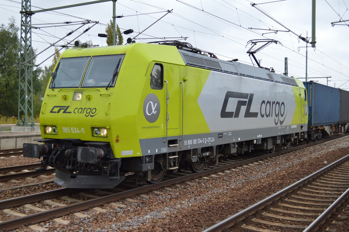 Alpha Trains Mietlok 185 534-5 für CFL Cargo mit Containerzug am 11.09.14 Bhf. Flughafen Berlin-Schönefeld. 