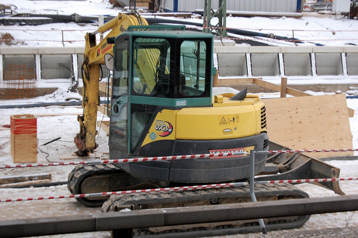 AMMANN YANMAR GLOBAL ViO75 am 30.01.14 Großbaustelle Berlin-Ostkreuz.