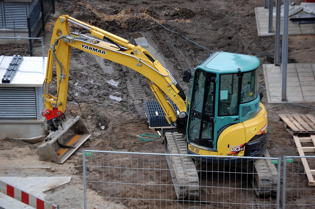 AMMANN YANMAR ViO57 Minibagger am 13.01.14 Berlin-Pankow.