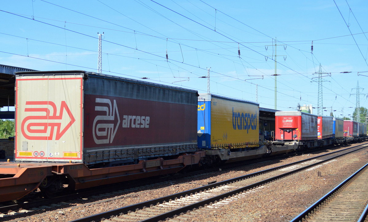 arces und transped Trailer auf einem Taschenwagenzug (TXL-Leistung) am 22,07,16 Bf. Flughafen Berlin-Schönefeld.