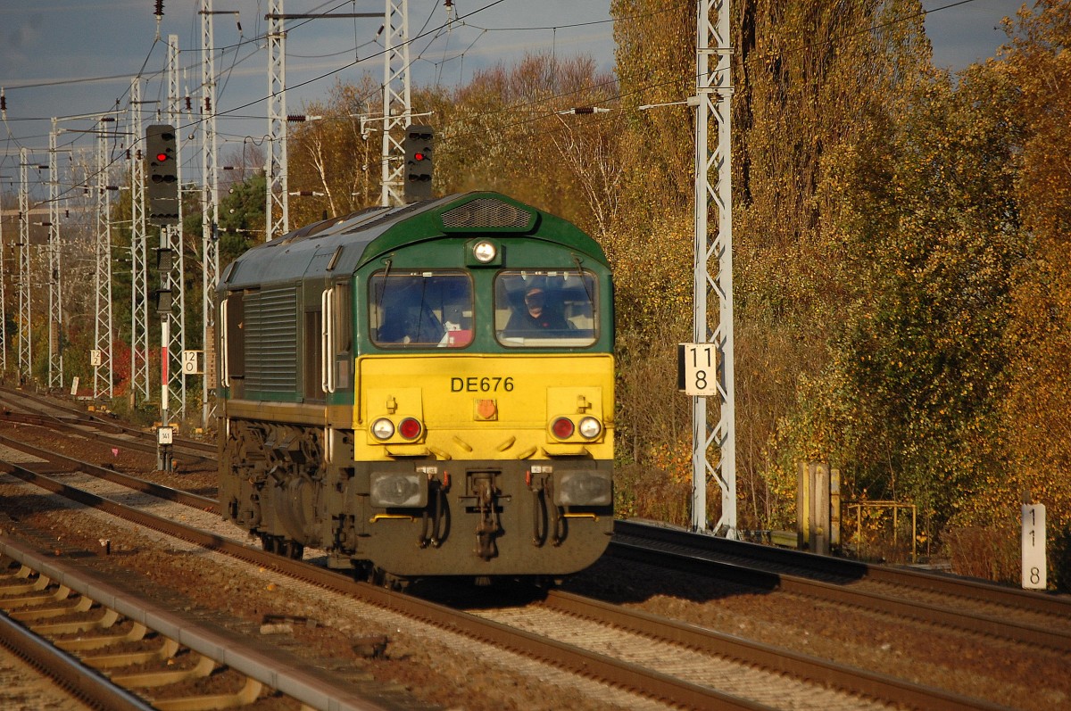 Ascendos Mietlok f�r HGK t�tig DE676 (266 004-1) am 30.10.13 Berlin-Karow.