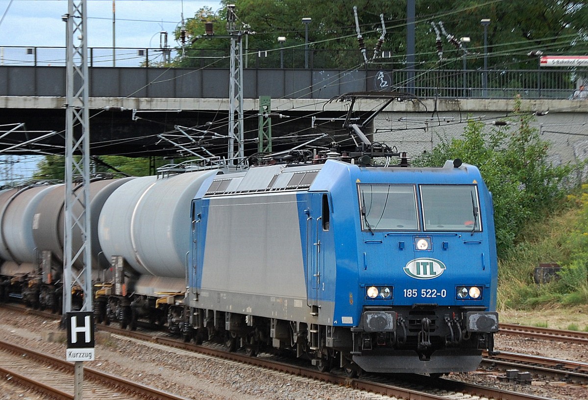 ATC Mietlok 185 522-0 f�r ITL t�tig mit Kesselwagenzug Richtung karower Kreuz Berlin, 19.08.13 Berlin-Springpfuhl.