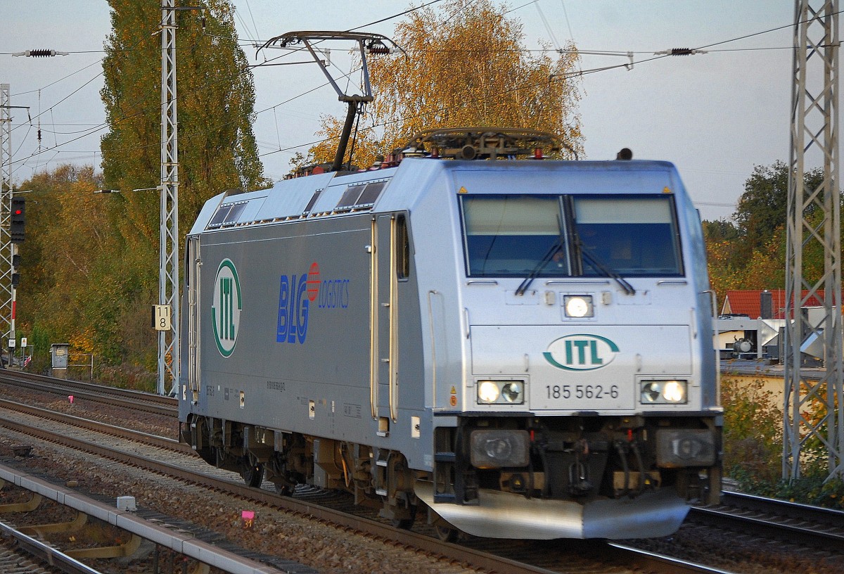 ATC Mietlok 185 562-6 f�r ITL t�tig Richtung Karower Kreuz Berlin, 22.10.13