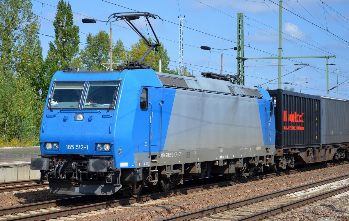 ATC Mietlok von CFL Cargo 185 512-1 (91 80 6 185 512-1-CFL-CA, Bombardier Bj.2002) mit Containerzug am 03.09.14 Durchfahrt Bhf. Flughafen Berlin-Schönefeld. 