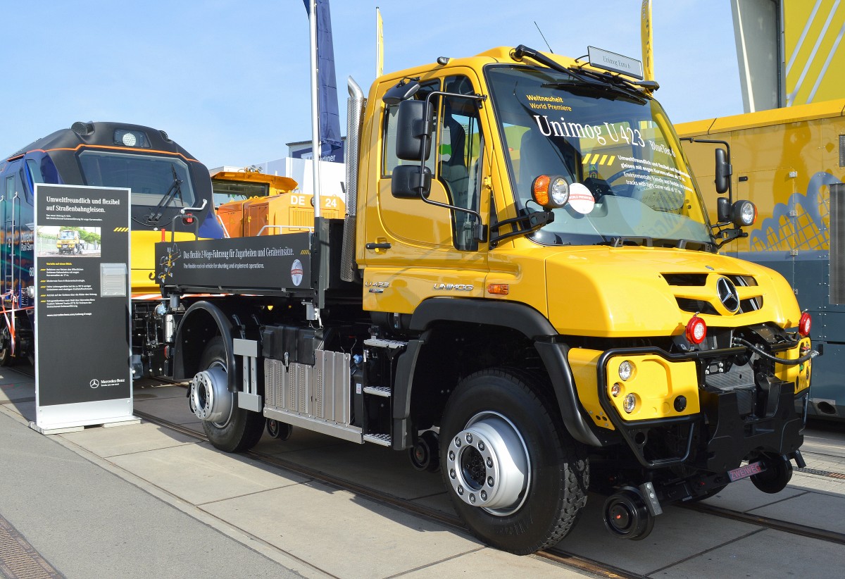 Auch dieser MB Zweiwege-UNIMOG Typ U 423 BlueTec wurde auf der Inno Trans als Weltneuheit präsentiert als Nachfolgemodell des äußerst erfolgreichen U 400, 28.09.14 Inno Trans Berlin.