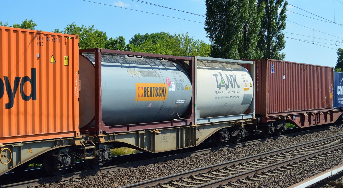 BERTSCHI - Global Logistics (Schweiz) mit Tankcontainer und ein Tankcontainer vom Hersteller TANK MANAGEMENT AS am 07.06.14 Mühlenbeck/Mönchmühle b.Berlin.