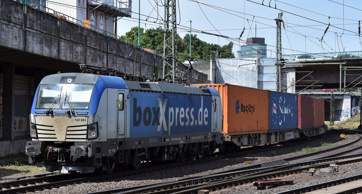boxXpress.de GmbH, Hamburg [D] mit ihrer  193 883  [NVR-Nummer: 91 80 6193 883-6 D-BOXX] verlässt mit einem Containerzug den Hamburger Hafen am 14.05.25 Höhe Bahnhof Hamburg-Harburg.