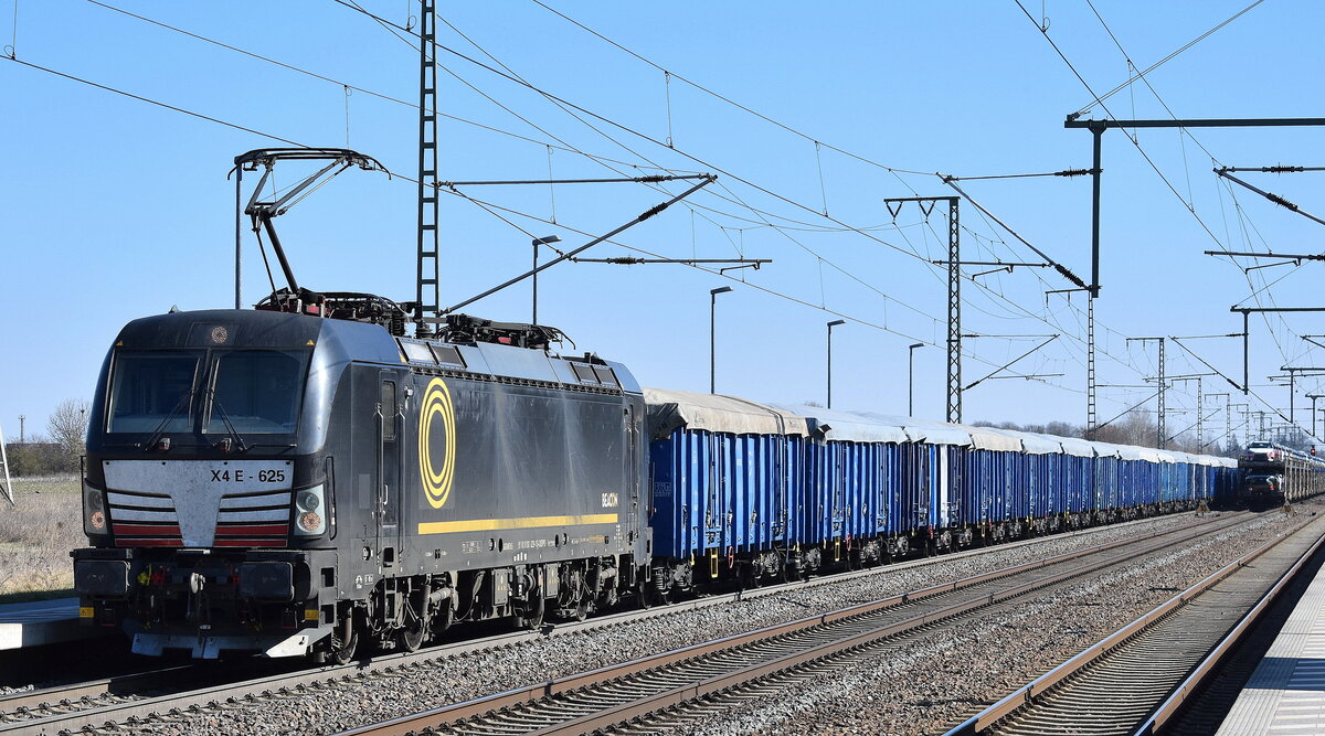 BRCE - Beacon Rail Capital Europe, München [D] mit ihrer Vectron  X4 E - 625  [NVR-Nummer: 91 80 6193 625-1 D-DISPO], aktueller Leasingnehmer unbekannt, mit einem Ganzzug Drehgestell-Hochbordwagen mit Plane abgedeckt (polnischer Getreidezug) am 20.03.25 Höhe Bahnhof Rodleben.