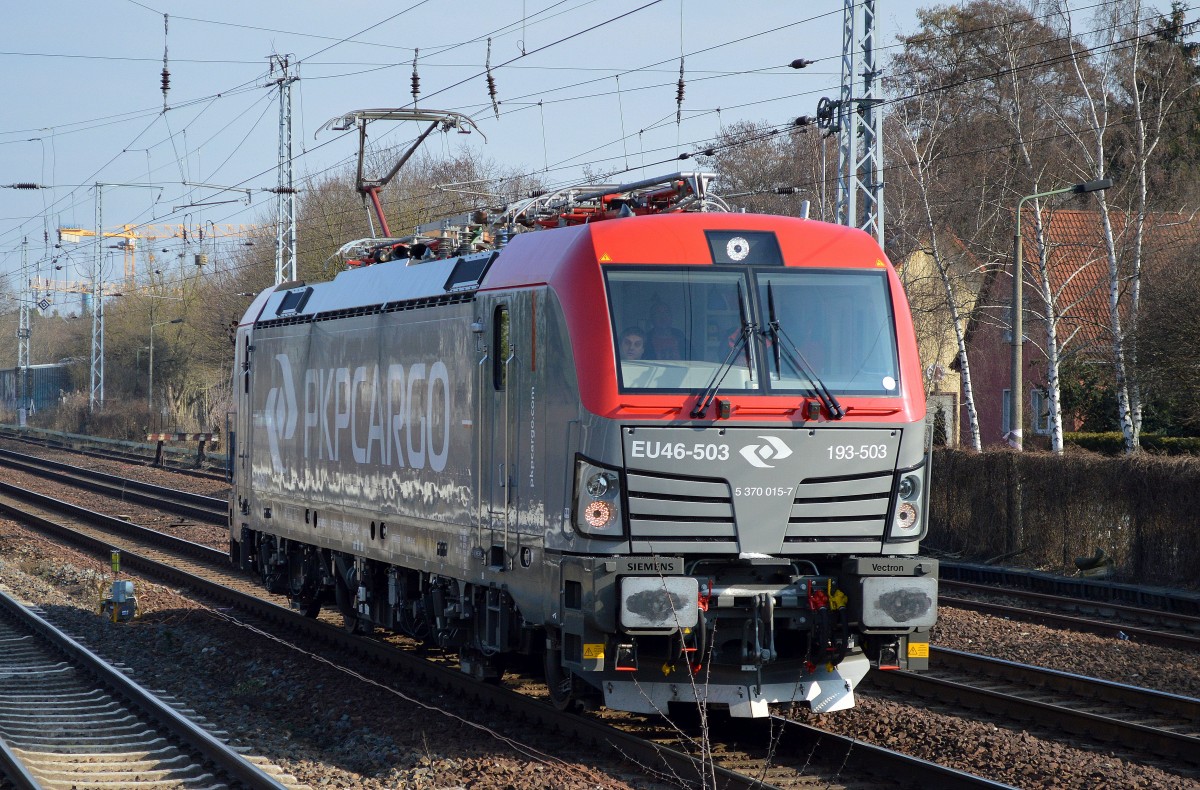 Ca.2 Stunden später kam die neue PKP-Cargo Vectron EU46-503 ohne Zug zurück, ich nehme mal an um weitere leere PKW-Transportwagen möglicherweise in Elstal abzuholen?, 01.03.16 Berlin-Hirschgarten.