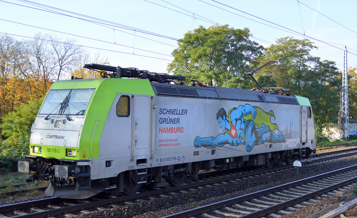 Captrain/ITL 185 578-2 mit ihren Supermann  SCHNELLER GRÜNER HAMBURG  Logo am 20.10.17 Berlin Köpenick.