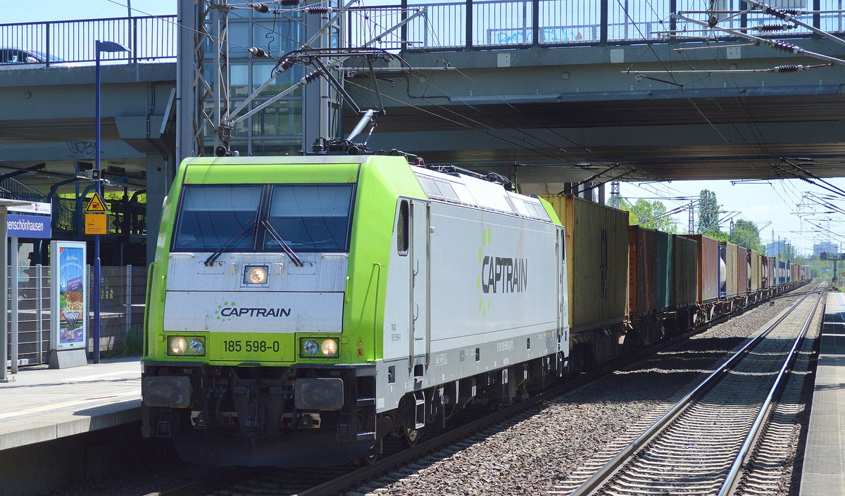 Captrain/ITL 185 598-0 mit Containerzug am 02.06.17 Bf. Berlin-Hohenschönhausen.
