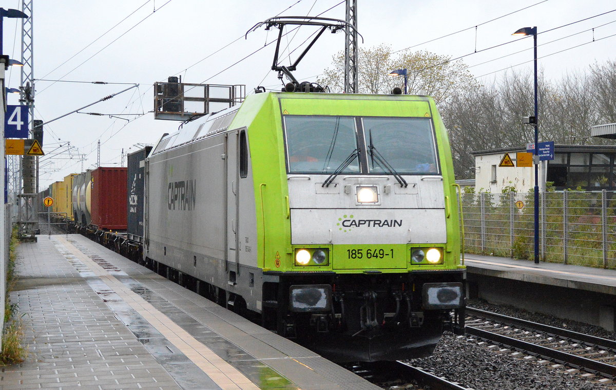 Captrain/ITL 185 649-1 mit Containerzug am 10.11.17 Bf. Berlin-Hohenschönhausen.