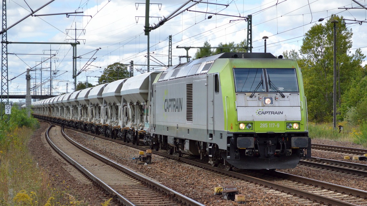 Captrain/ITL 285 117-9 mit Sch�ttgutwagenzug Richtung Berlin-Springpfuhl am 09.09.15 Bhf. Flughafen Berlin-Sch�nefeld.