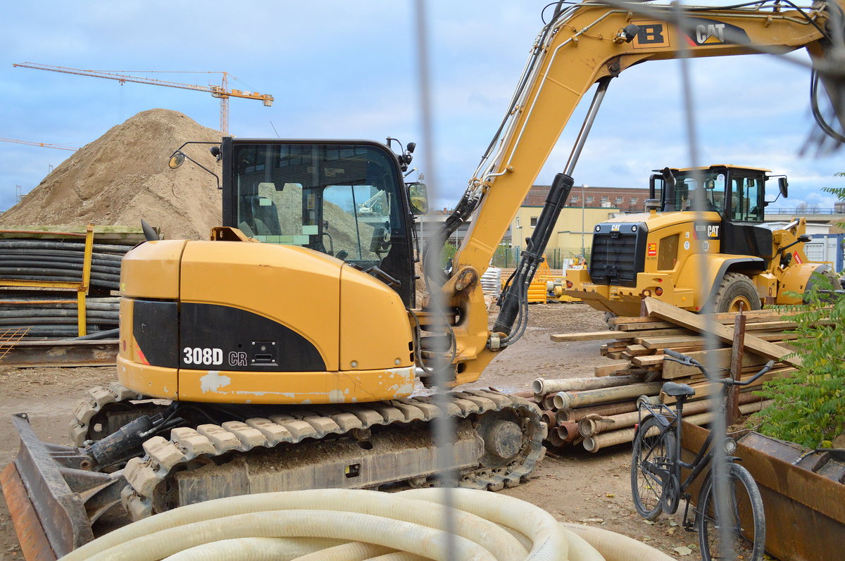 CAT 308D CR Minikompaktbagger am 02.11.16 Großbaustelle Berlin Ostkreuz.