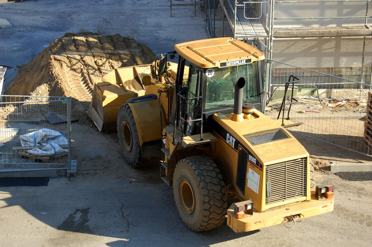 CAT 950G Radlader, 16.08.13 Berlin-Pankow. 