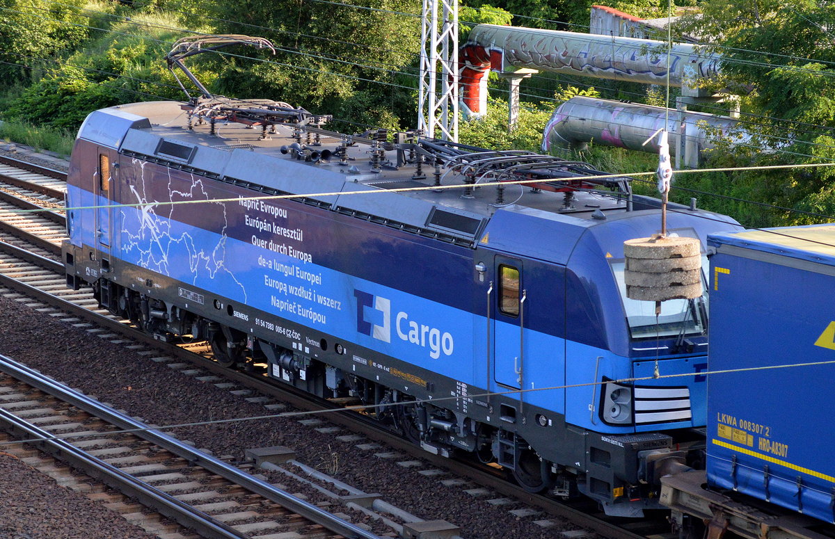 CD Cargo 383 005-6 mit KLV-Zug (LKW WALTER Trailer) am 09.07.17 Berlin-Springpfuhl.