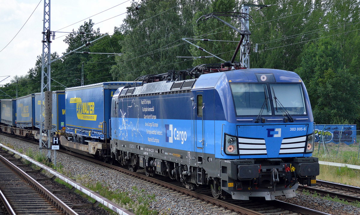 CD Cargo mit 383 005-6 und KLV-Zug (LKW WALTER Trailer)am 07.07.17 Mühlenbeck bei Berlin.