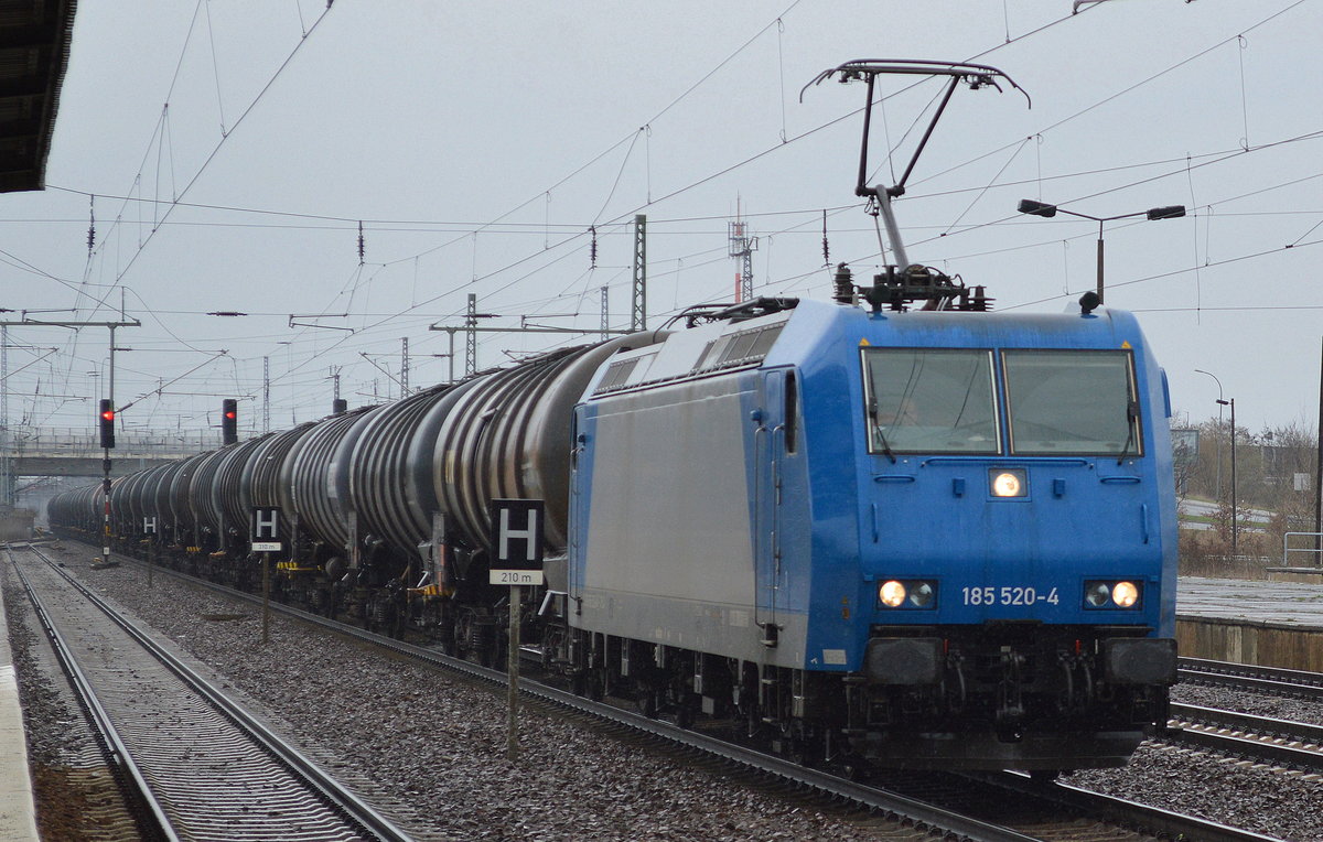 CFL Cargo mit 185 520-4 mit Kesselwagenzug am 29.03.17 Bf. Flughafen Berlin-Schönefeld. 