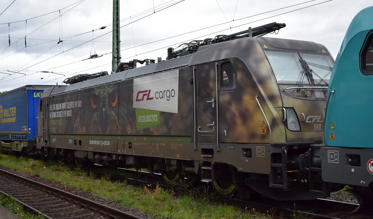 CFL Cargo S. A., Esch-sur-Alzette [L] mit ihre  188 063  [NVR-Nummer: 91 80 6188 063-2 D-CFLCA] am Haken von  188 066  [NVR-Nummer: 91 80 6188 066-5 D-CFLCA] KLV-Zug am Haken am 11.09.25 Höhe Bahnhof Magdeburg-Neustadt.