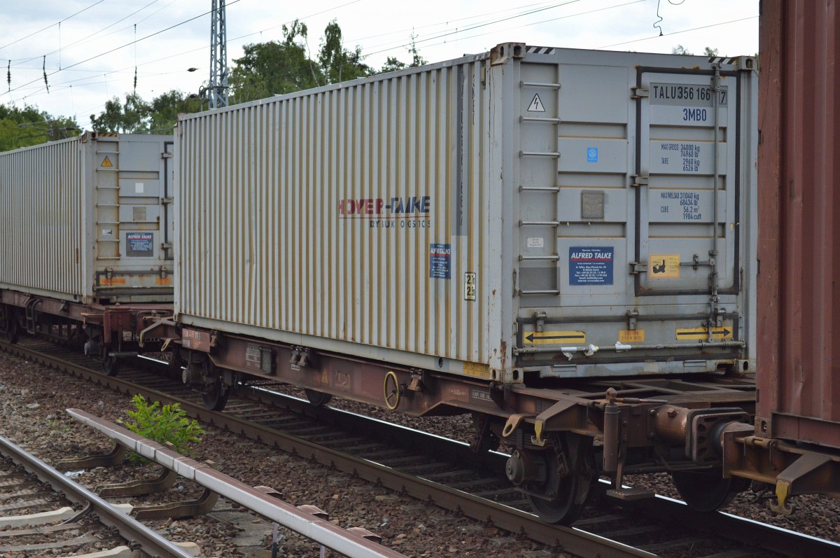 Container der Fa. HOYER-TALKE am 27.07.15 Berlin-Hirschgarten.