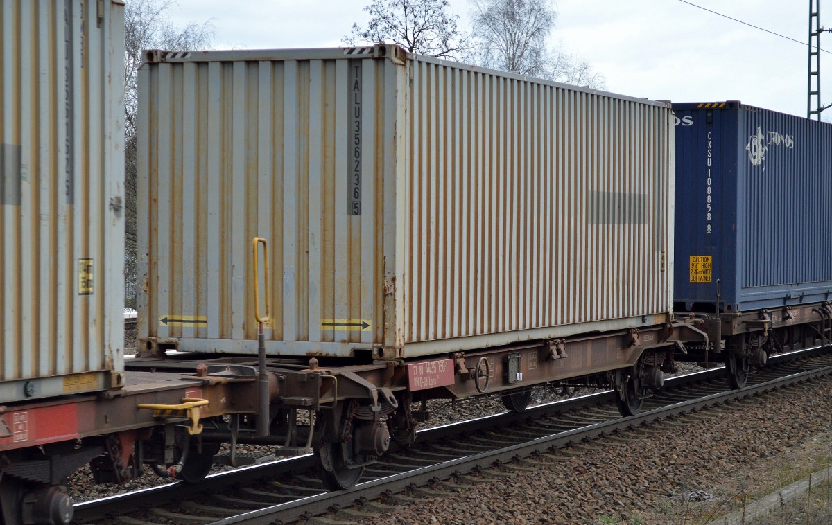 Containertragwagen der DB mit der Nr. 21 RIV 80 D-DB 4435 158-1 Lgns 583 am 29.03.15 Berlin-Jungfernheide.