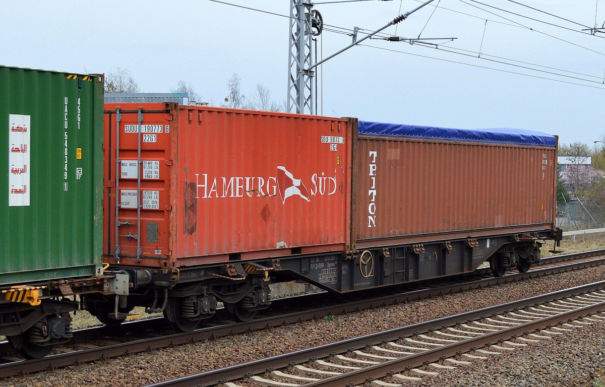 Containertragwagen vom Einsteller ERR mit der Nr. 33 RIV 80 D-ERR 4552 093-3 Sgnss 60 am 14.04.15 Mühlenbeck/Mönchmühle b.Berlin.