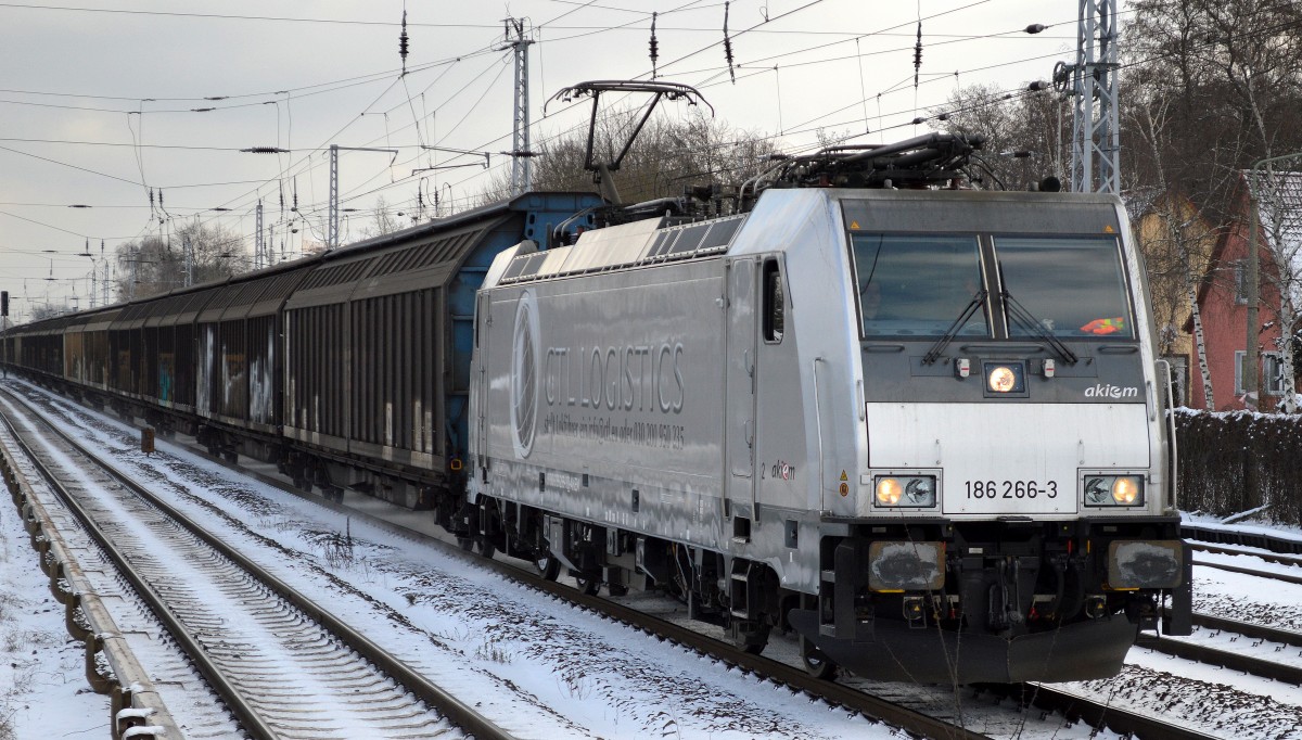 CTL mit 186 266-3 und Ganzzug Schiebewandwagen am 20.01.16 Berlin-Hirschgarten.