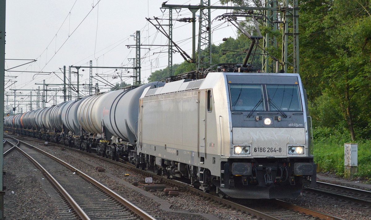 CTL mit der akiem Mietlok 186 264-8 und Kesselwagenzug am 20.06.17 Bf. Hamburg-Harburg.