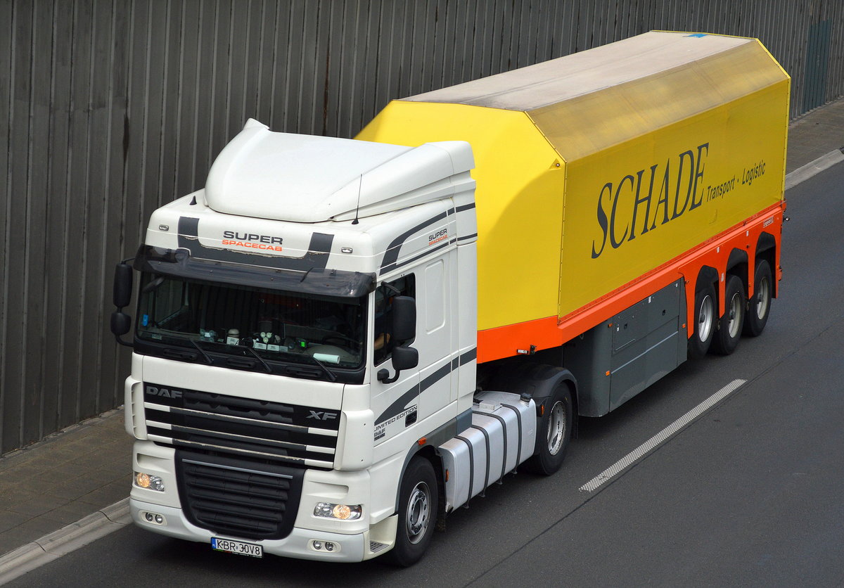 DAF XF 105.460 Zugmaschine mit Spezialtrailer für Großscheibentransporte (Glas)der Sped. SCHADE am 31.05.16 auf der Berliner Stadtautobahn Höhe Knobelsdorffstr.