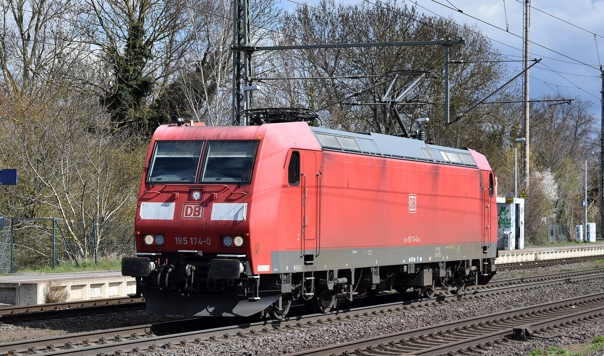 DB Cargo AG, Mainz [D]  185 174-0  [NVR-Nummer: 91 80 6185 174-0 D-DB] am 01.04.25 Höhe Bahnhof Niederndodeleben.
