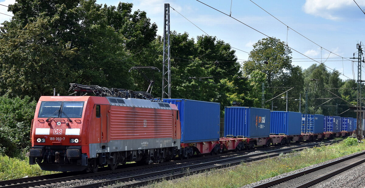 DB Cargo AG, Mainz [D] mit ihrer  189 060-7  [NVR-Nummer: 91 80 6189 060-7 D-DB] und einem Containerzug am 07.08.25 Höhe S-Bahnhof Dedensen/​Gümmer.