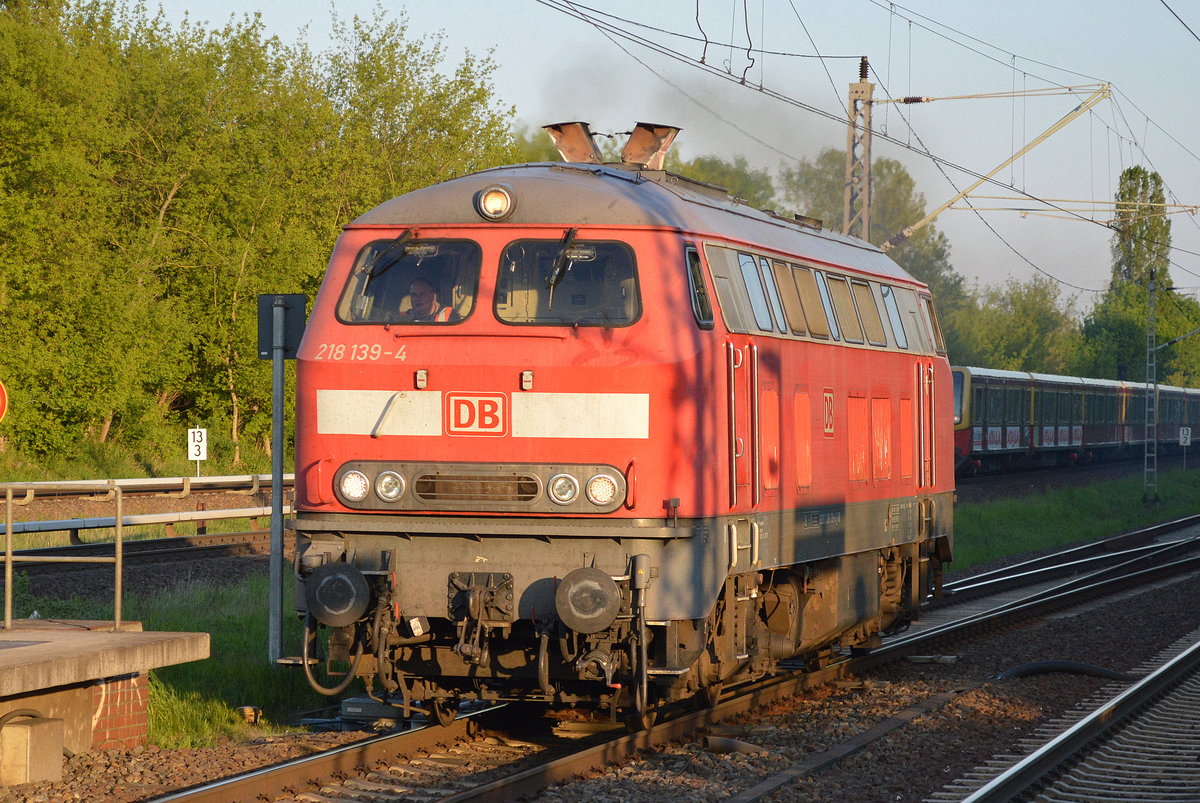 DB Fahrwegdienste mit 218 139-4 am 11.05.17 Bf. Berlin-Hohenschönhausen.
