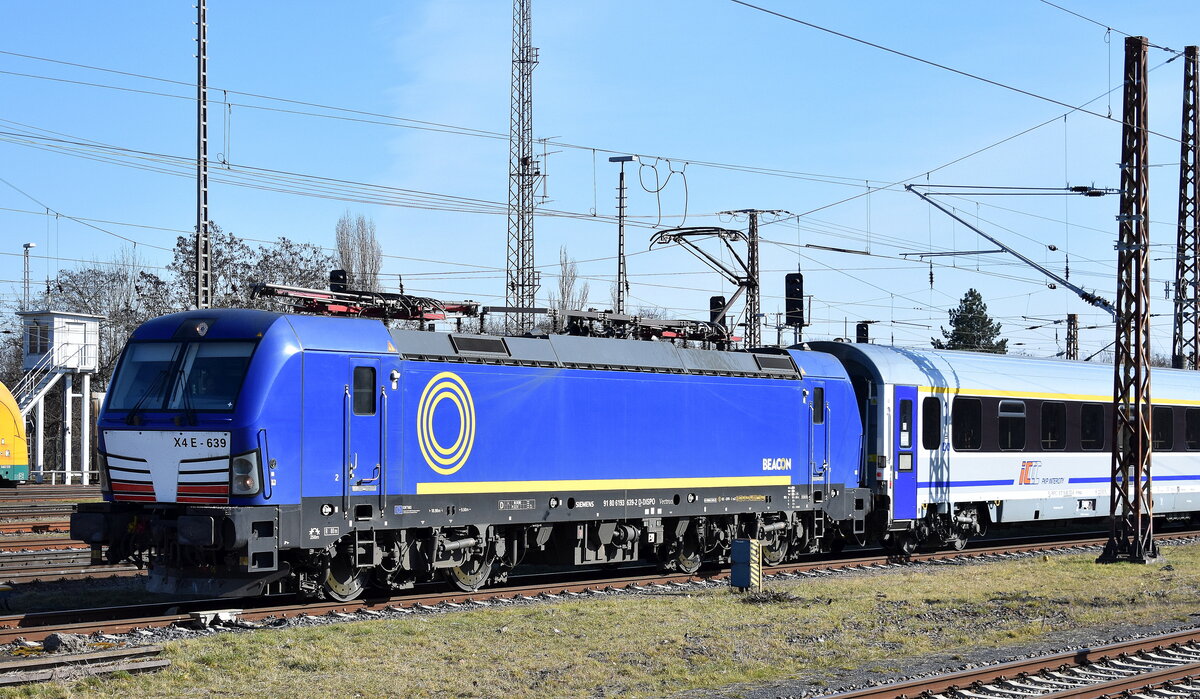 DB Fernverkehr AG [D] mit der geleasten BRCE Dispo Vectron  X4 E - 639  [NVR-Nummer: 91 80 6193 639-2 D-DISPO] und dem EC 56 aus Polen Richtung Berlin am 04.03.25 Einfahrt Bahnhof Frankfurt (Oder).