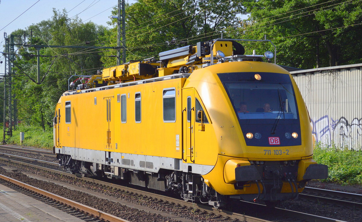 DB mit ihrem HIOB 711 103-2 am 20.06.17 Bf. Hamburg-Harburg, der in der Nacht zuvor dort vor ORT tätig gewesen war.