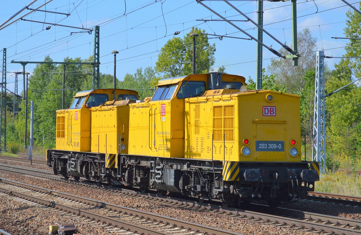 DB Netz Doppeltraktion 203 308-2 + 203 309-0 am 10.09.15 Bhf. Flughafen Berlin-Schönefeld. 