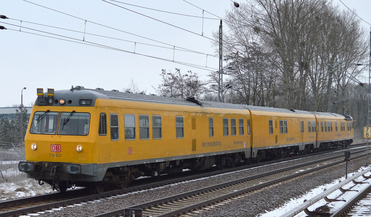 DB Netz Instandhaltug mit Fahrwegmesszug 719 501/719 001 Richtung Oranienburg am 06.02.15 Mühlenbeck/Mönchmühle b.Berlin.