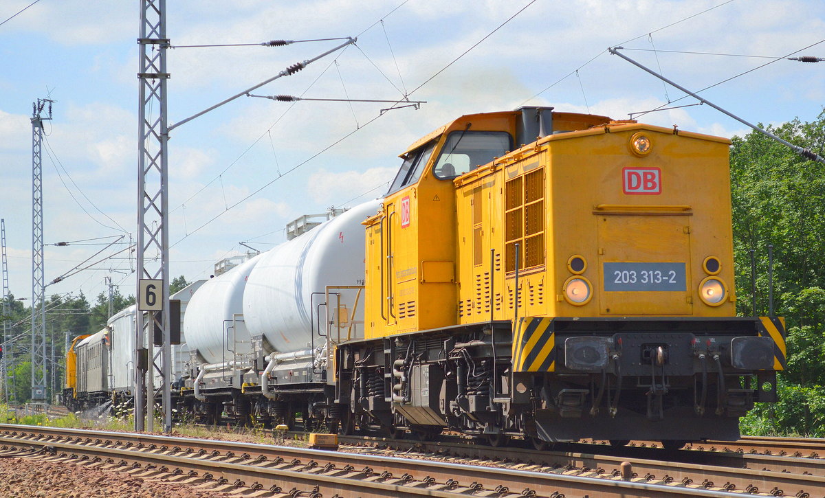 DB Netz mit dem Unkraut-Spritzzug beim Spritzen der Gleise der Fa. SPIESS-URANIA CHEMICALS GmbH am 18.07.17 Höhe Berlin-Wuhlheide.